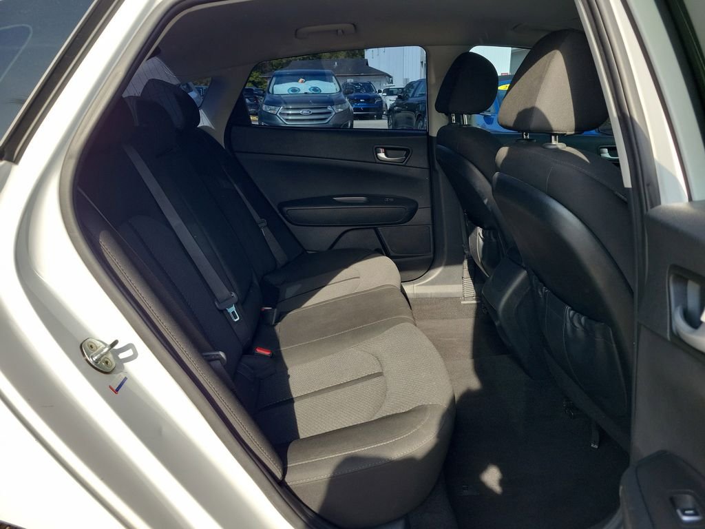 2017 Kia Optima LX - Photo 12