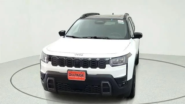 New 2026 Bright White Clear-Coat Exterior Paint Jeep Overland image 3