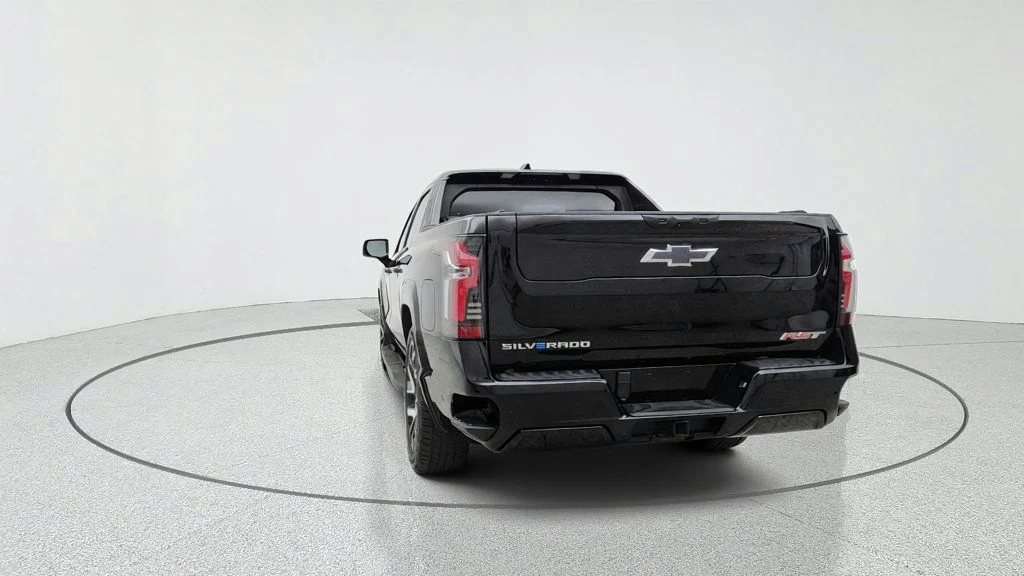 Used 2024 Black Chevrolet e4WD Crew Cab RST image 6