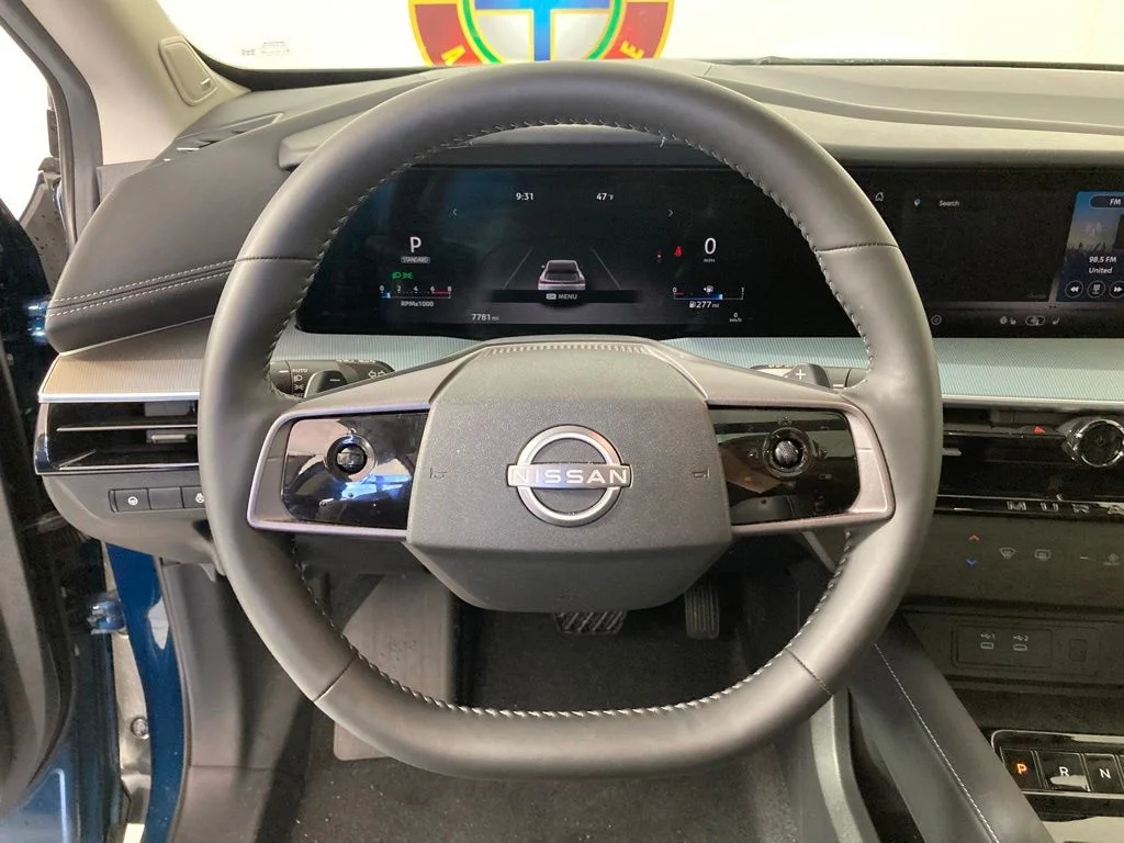 Used 2025 Blue Nissan SL image 10