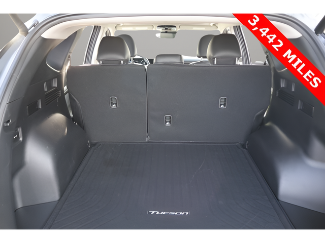 Used 2025 Gray Hyundai SEL Convenience image 16