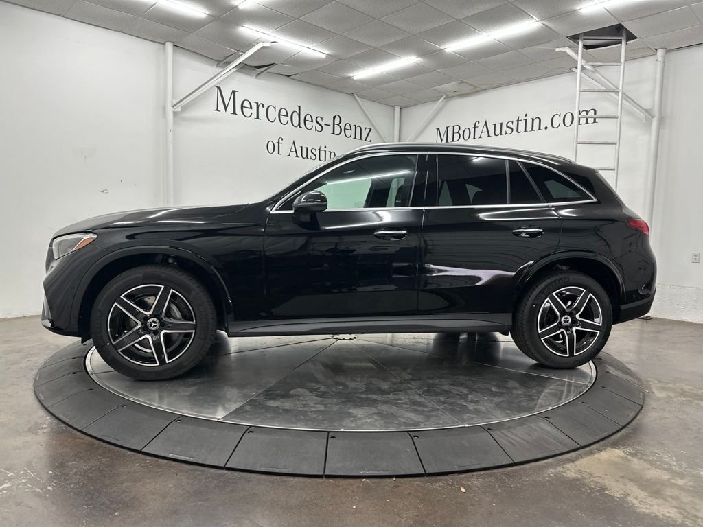 New 2026 Black Mercedes-Benz GLC 300 image 4