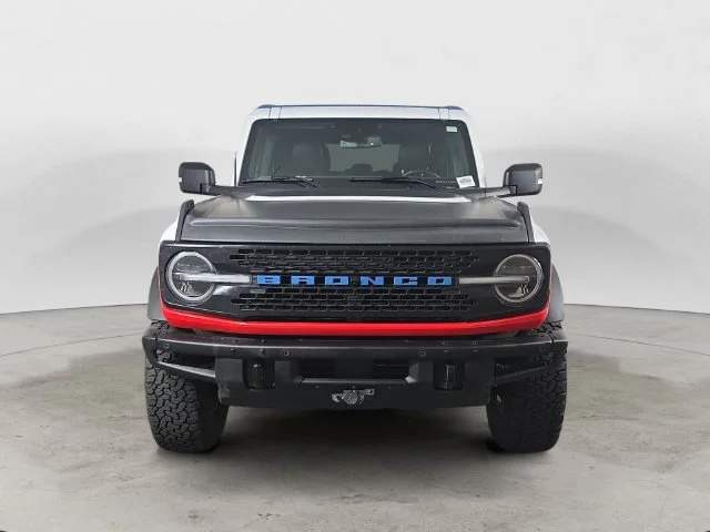 Used 2022 Oxford White Ford Badlands image 2