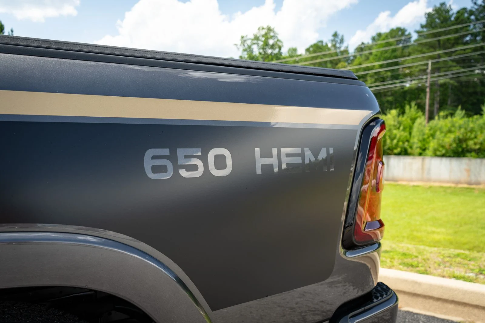 New 2026 Granite Crystal Metallic Clear-Coat Exterior Paint RAM Big Horn with DC 650 Supercharged Package image 20