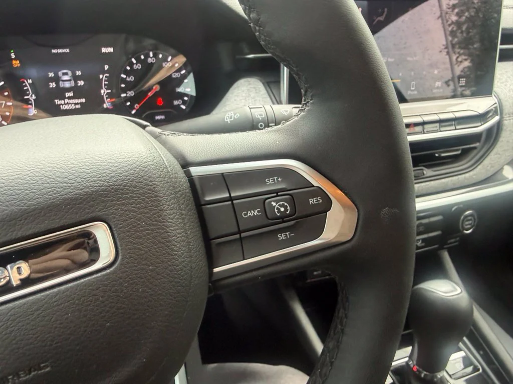 Used 2024 Black Jeep Latitude Lux image 17