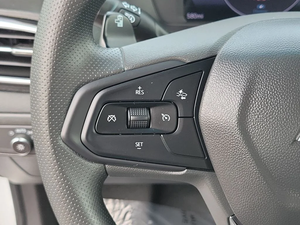 Used 2023 White Chevrolet 1LT image 24