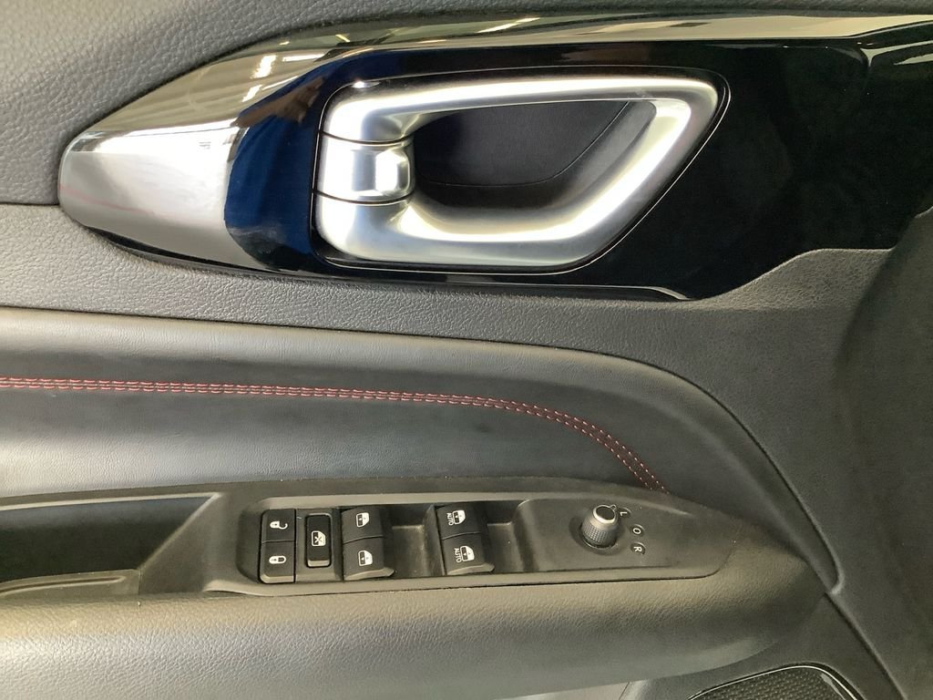 Used 2025 White Jeep Trailhawk image 12