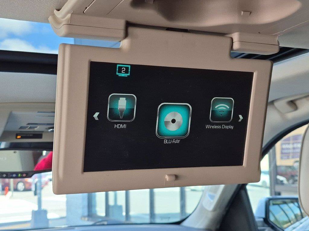 Used 2018 White GMC Denali image 32