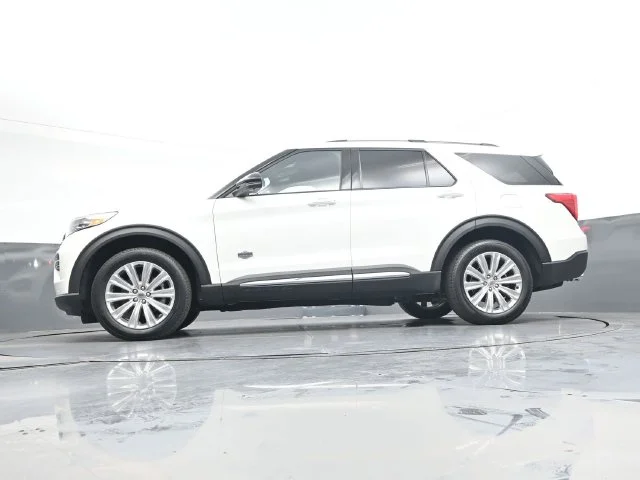 Used 2023 White Metallic Ford King Ranch image 38
