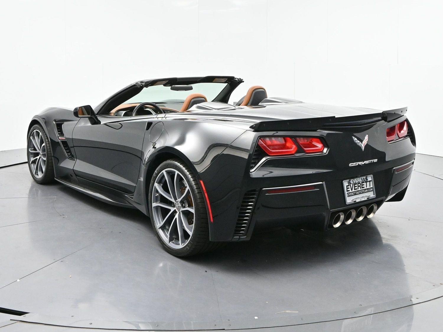Used 2019 BLACK Chevrolet Grand Sport 2LT image 5