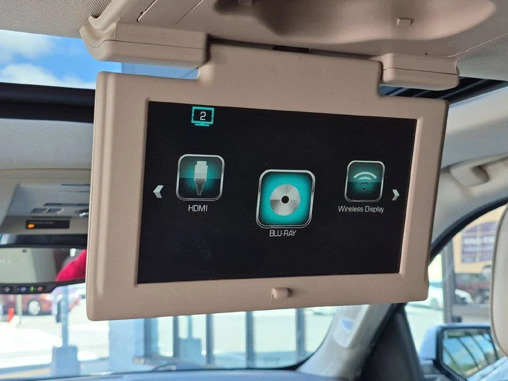 Used 2018 White GMC Denali image 32