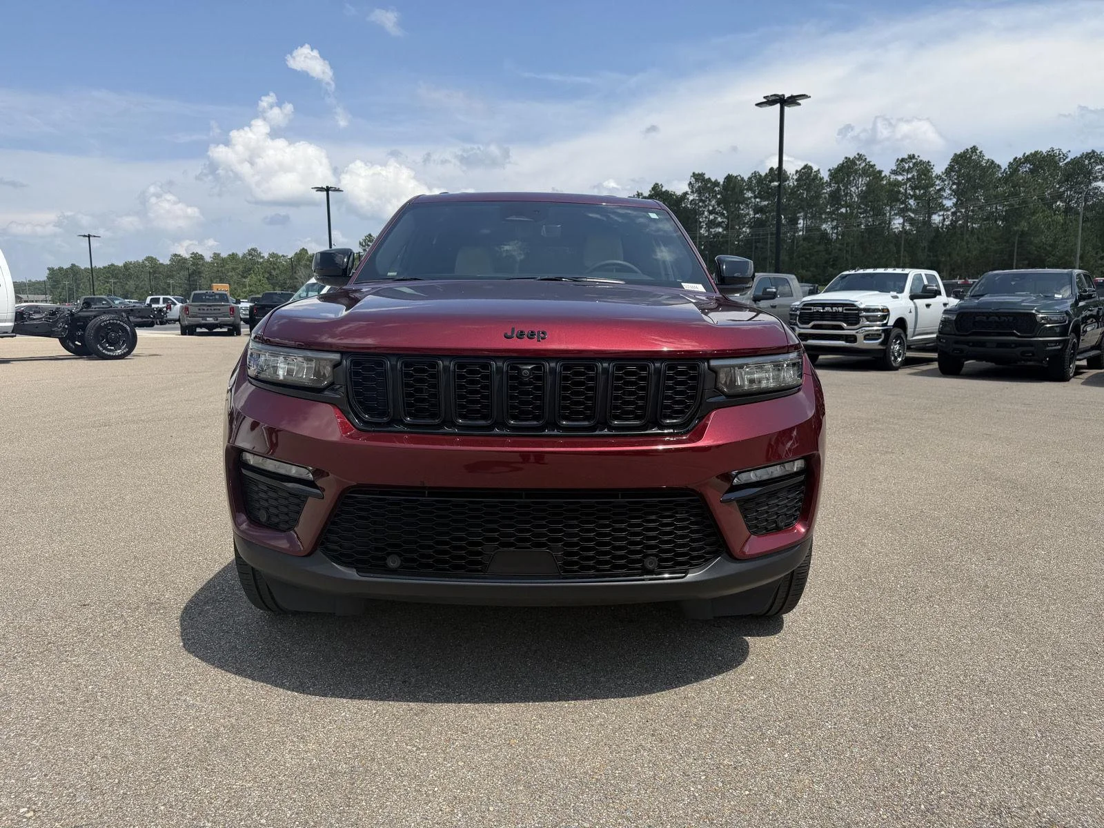 Used 2025 Velvet Red Pearlcoat Jeep Limited image 2