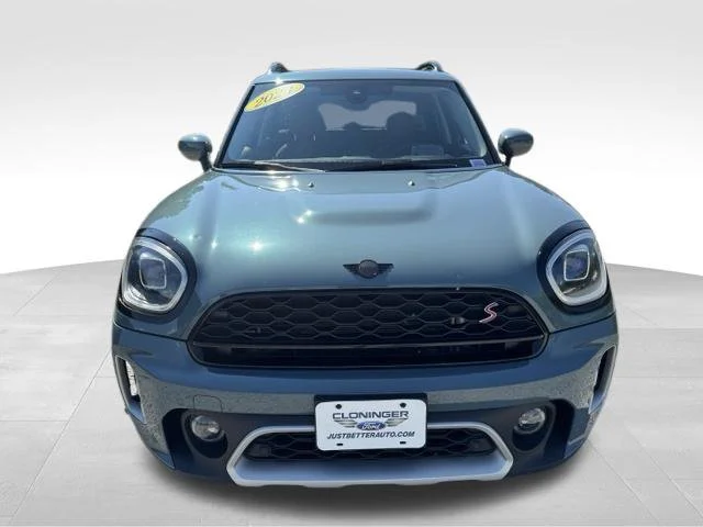 Used 2024 Green MINI Iconic image 2