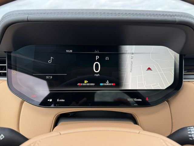 New 2026 Eiger Grey Land Rover SE image 14