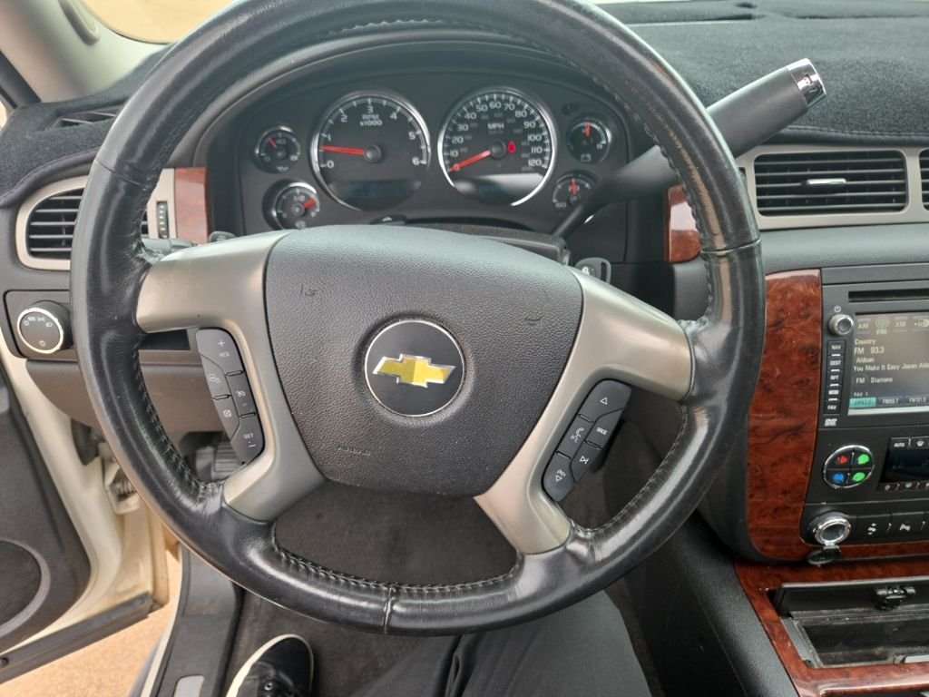 Used 2013 White Chevrolet LTZ image 19