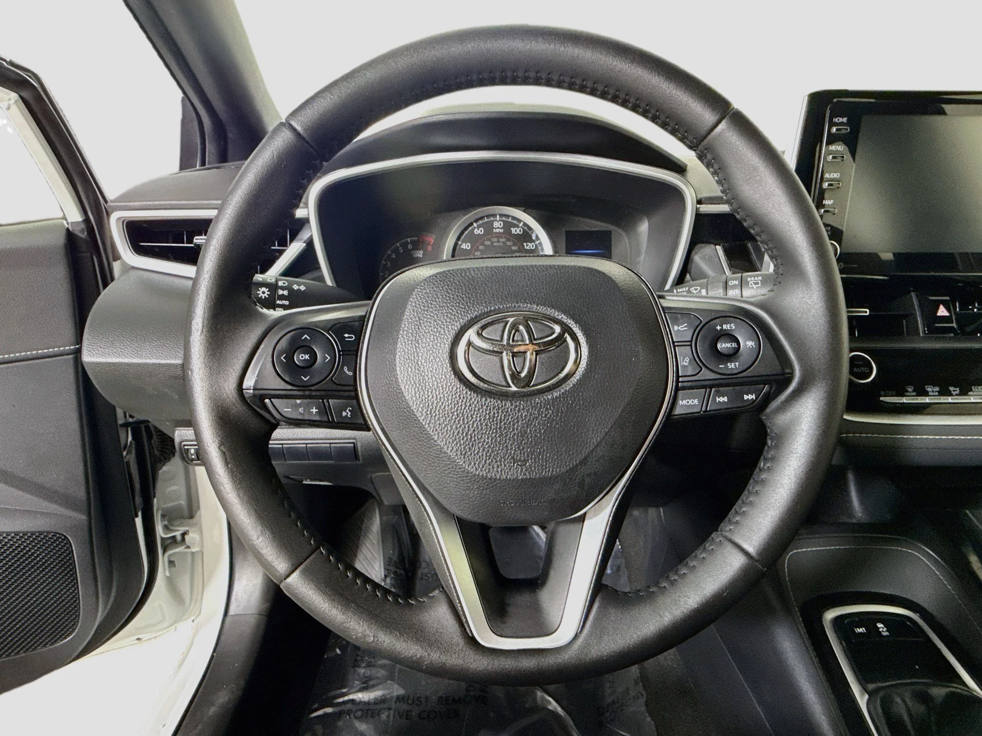 Used 2021 Wind Chill Pearl Toyota SE image 9