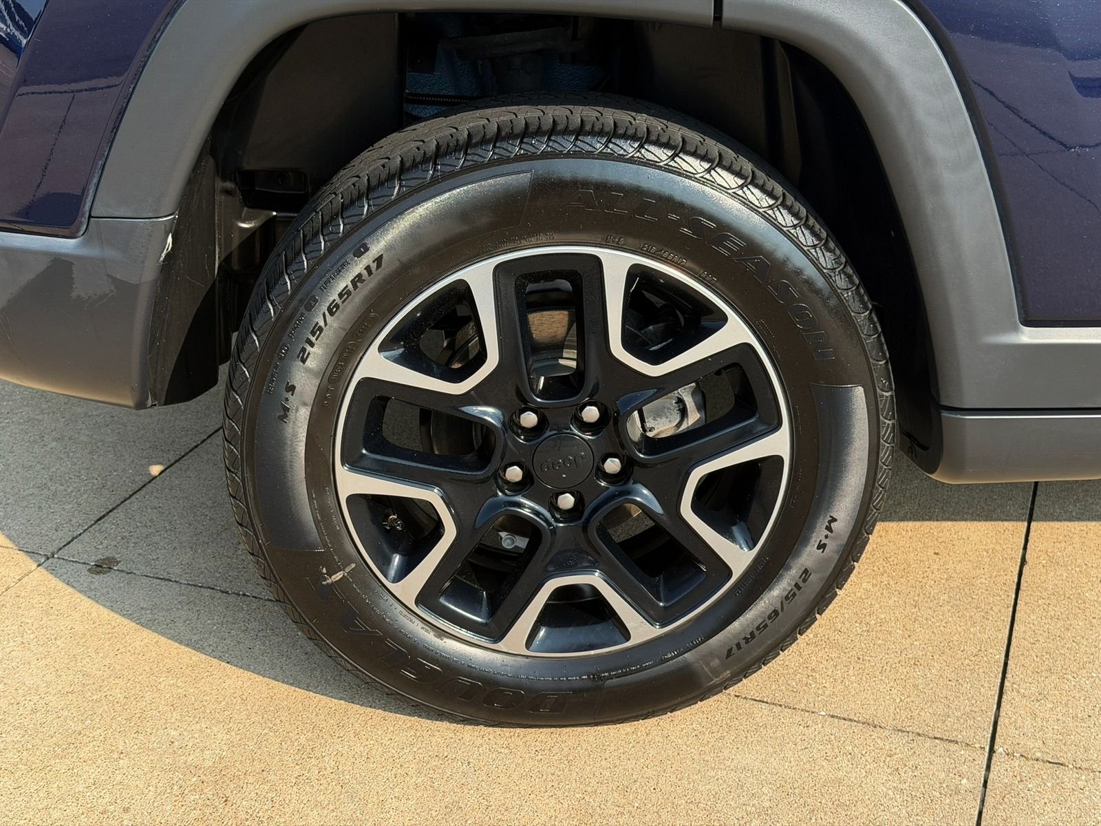 Used 2019 Jazz Blue Pearlcoat Jeep Trailhawk image 8