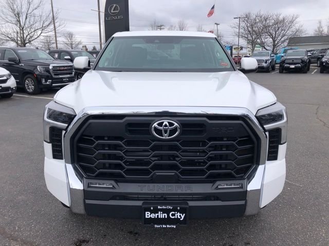 Used 2023 Ice Toyota SR5 image 8