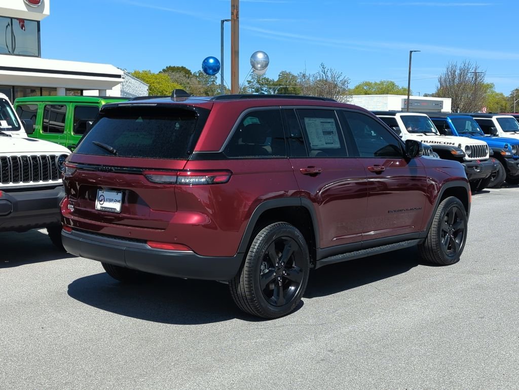 New 2026 Velvet Red Pearl-Coat Exterior Paint Jeep Limited image 5