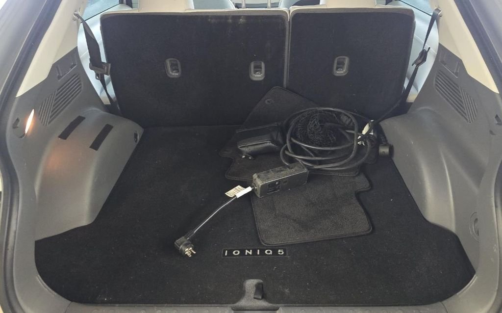 Used 2023 Gold Hyundai SEL image 12