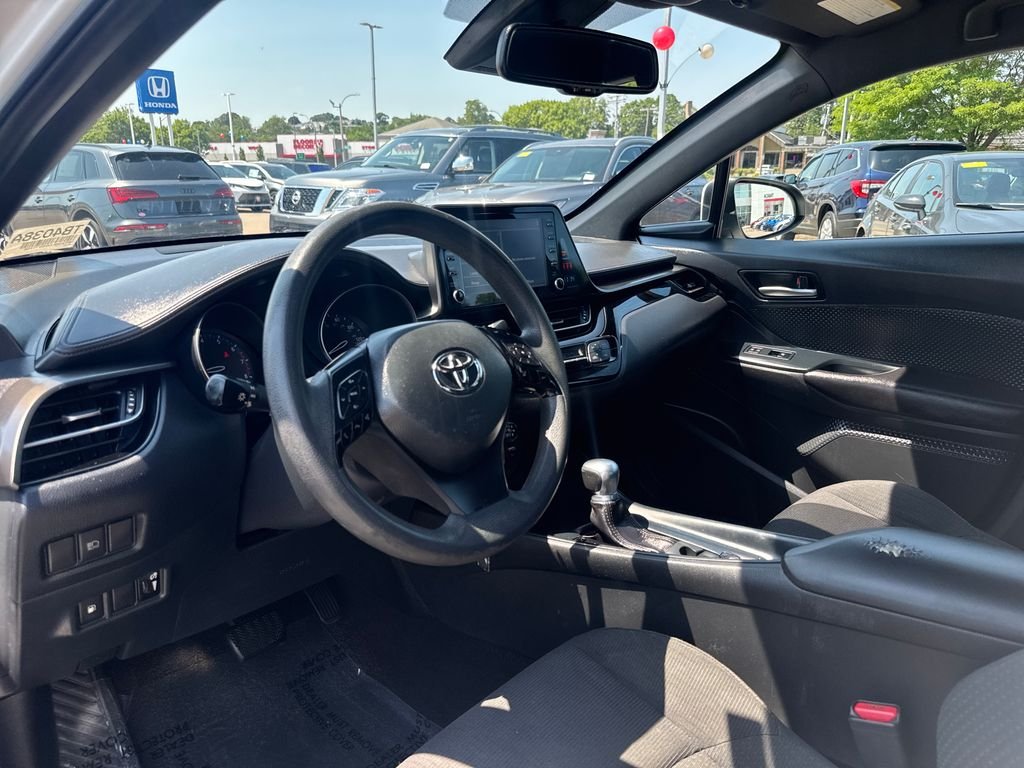 Used 2019 White Toyota LE image 14