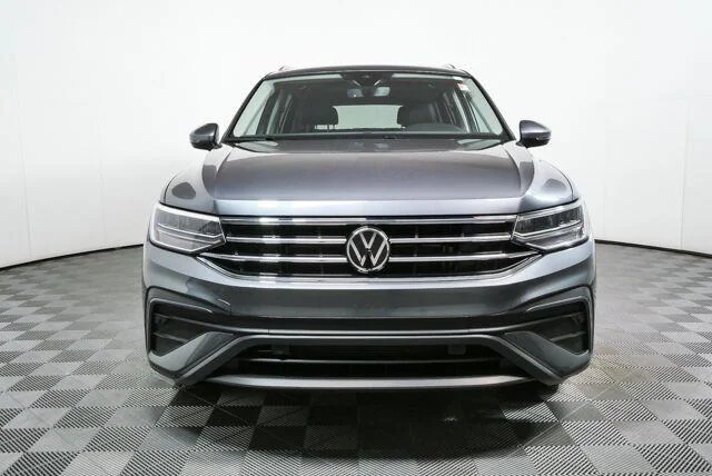 Certified Used 2024 Platinum Gray Metallic Volkswagen SE image 34