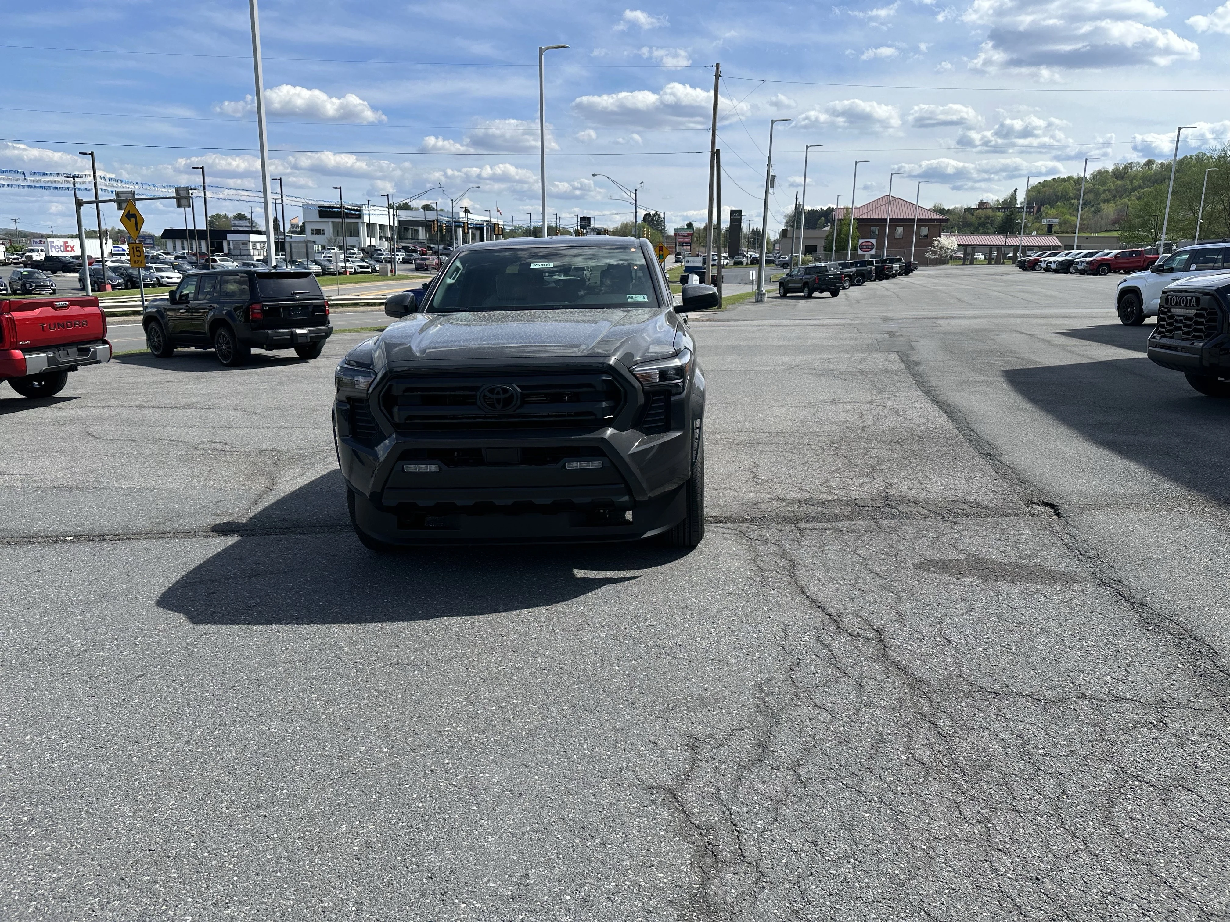 2026 Toyota Tacoma SR5 - Photo 8