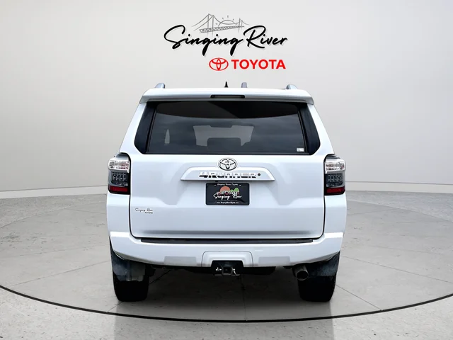 Used 2016 White Toyota SR5 image 5