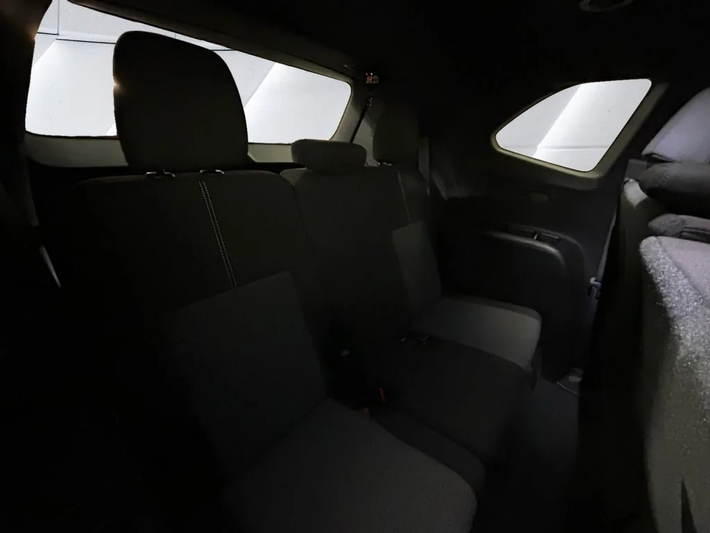 Used 2025 White GMC Elevation image 16
