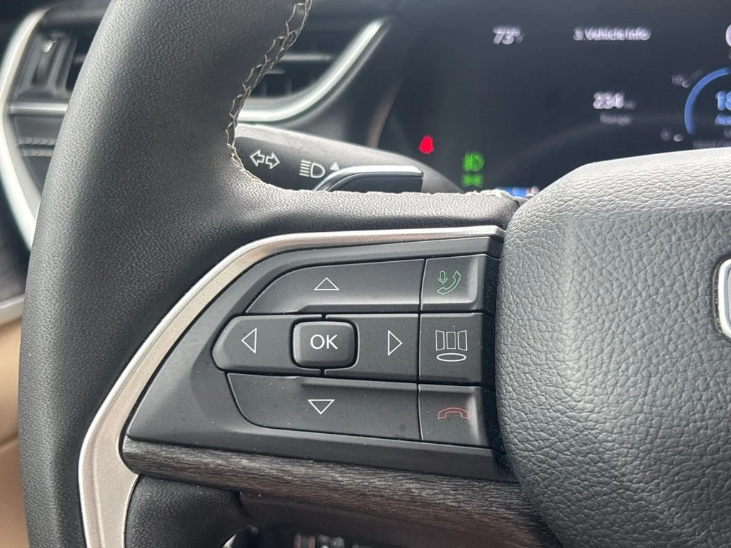 Used 2024 Gray Jeep Limited image 25