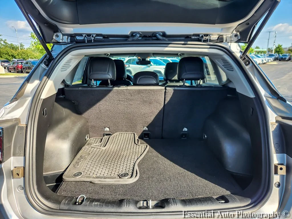 Used 2022 Silver Jeep Trailhawk image 18