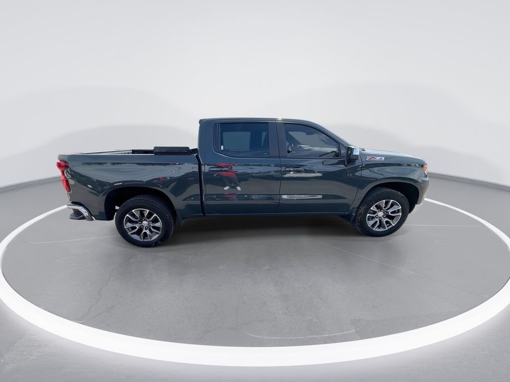 Used 2026 Gray Chevrolet LT image 9