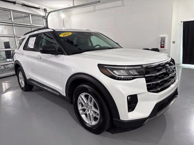 Used 2025 White Ford Active image 1