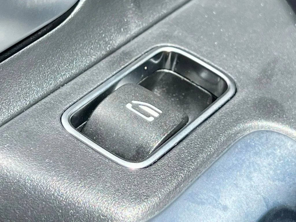 Certified Used 2023  Mercedes-Benz GLB 250 image 26
