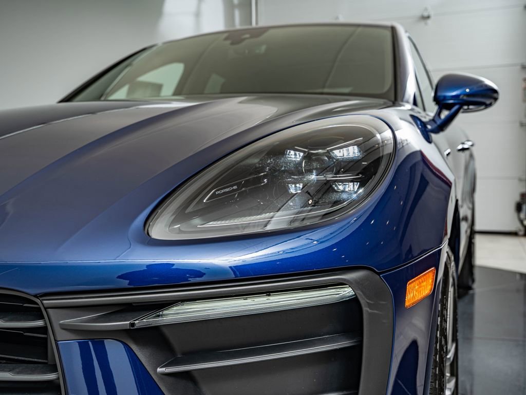 New 2026 Gentian Blue Metallic Porsche  image 14