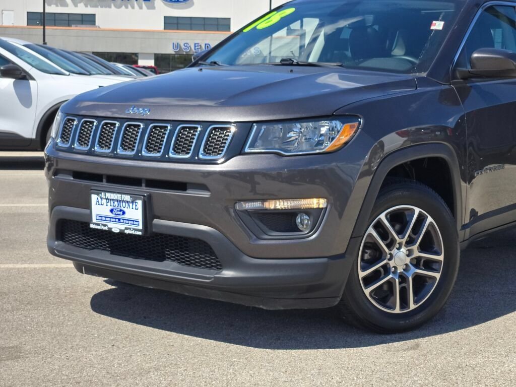 Used 2018 Gray Jeep Latitude image 2