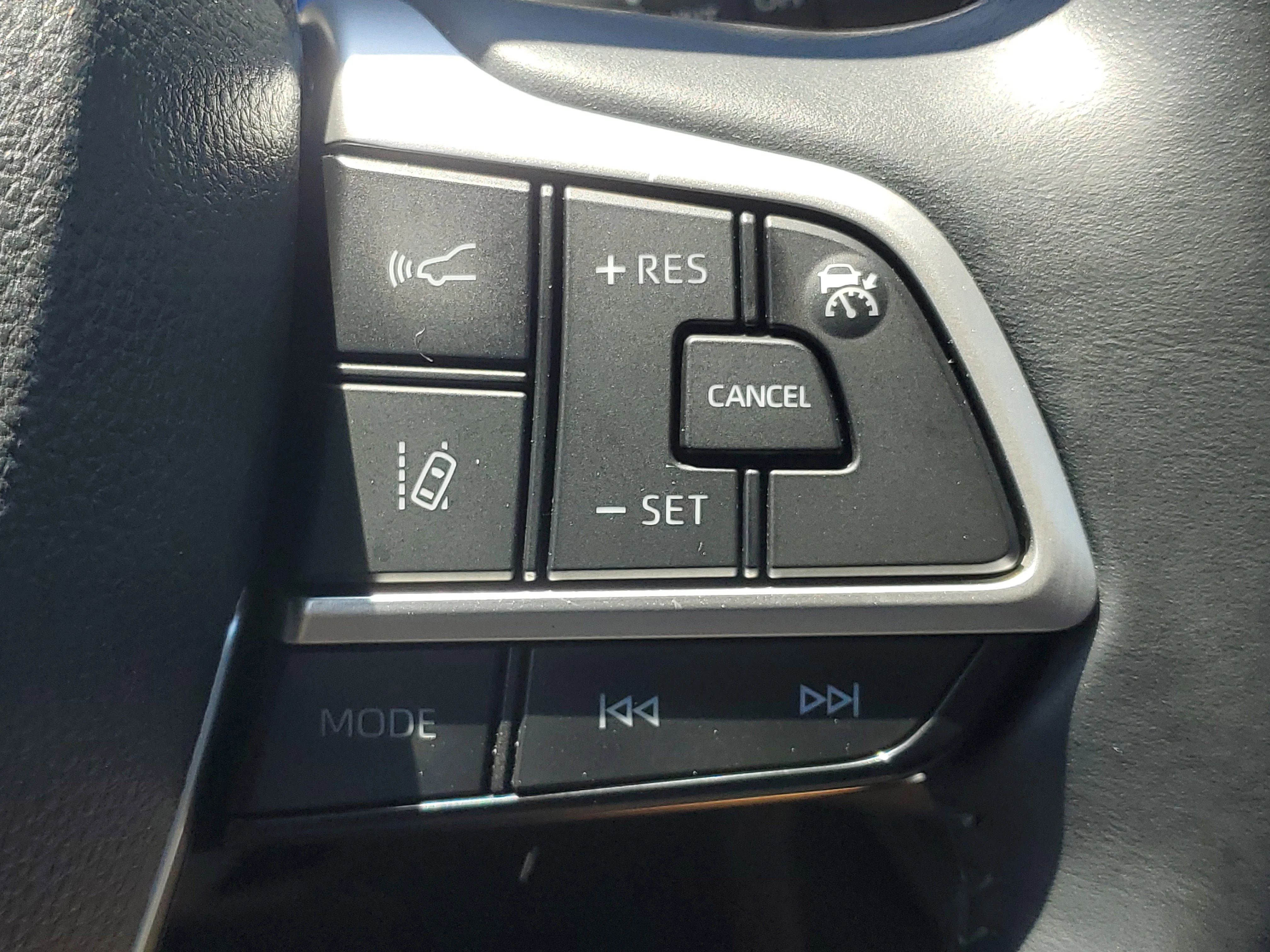 Used 2022 Ruby Flare Pearl Toyota Hybrid XLE image 25