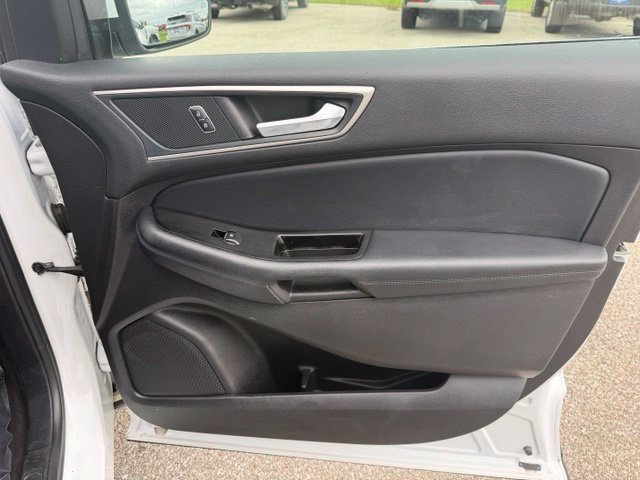 Used 2018 Oxford White Ford SEL image 35