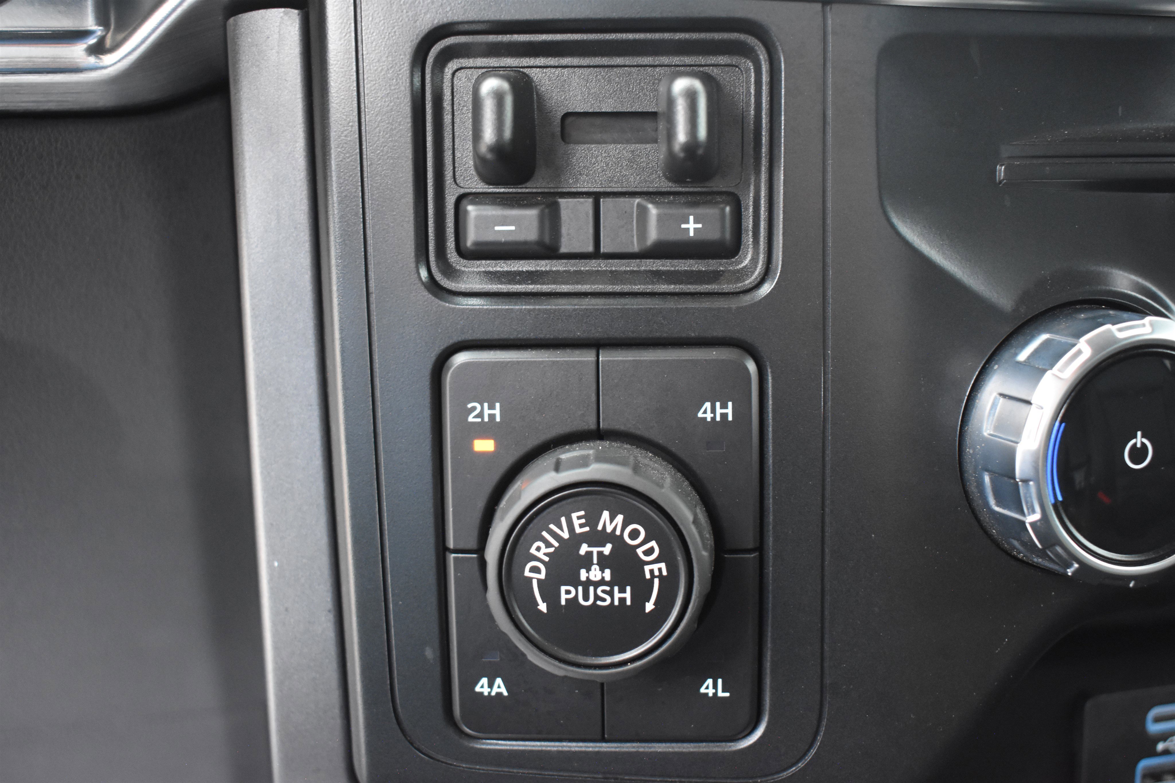 Used 2022  Ford LARIAT image 26