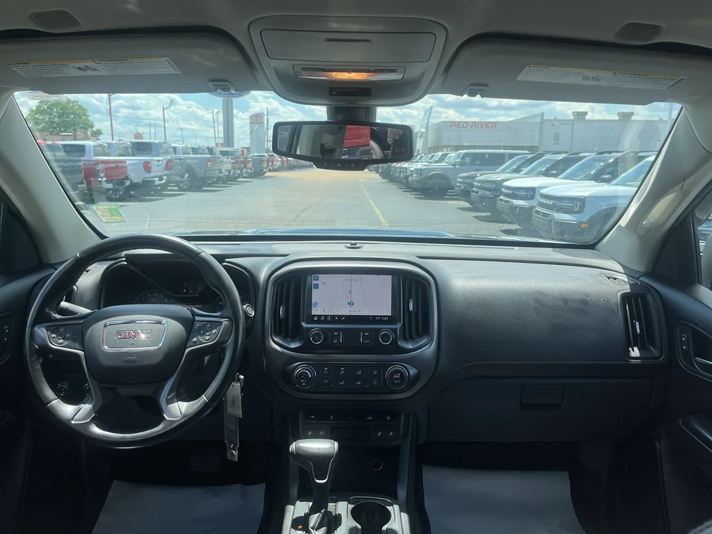 Used 2021 Onyx Black GMC 4WD AT4 w/Cloth image 9