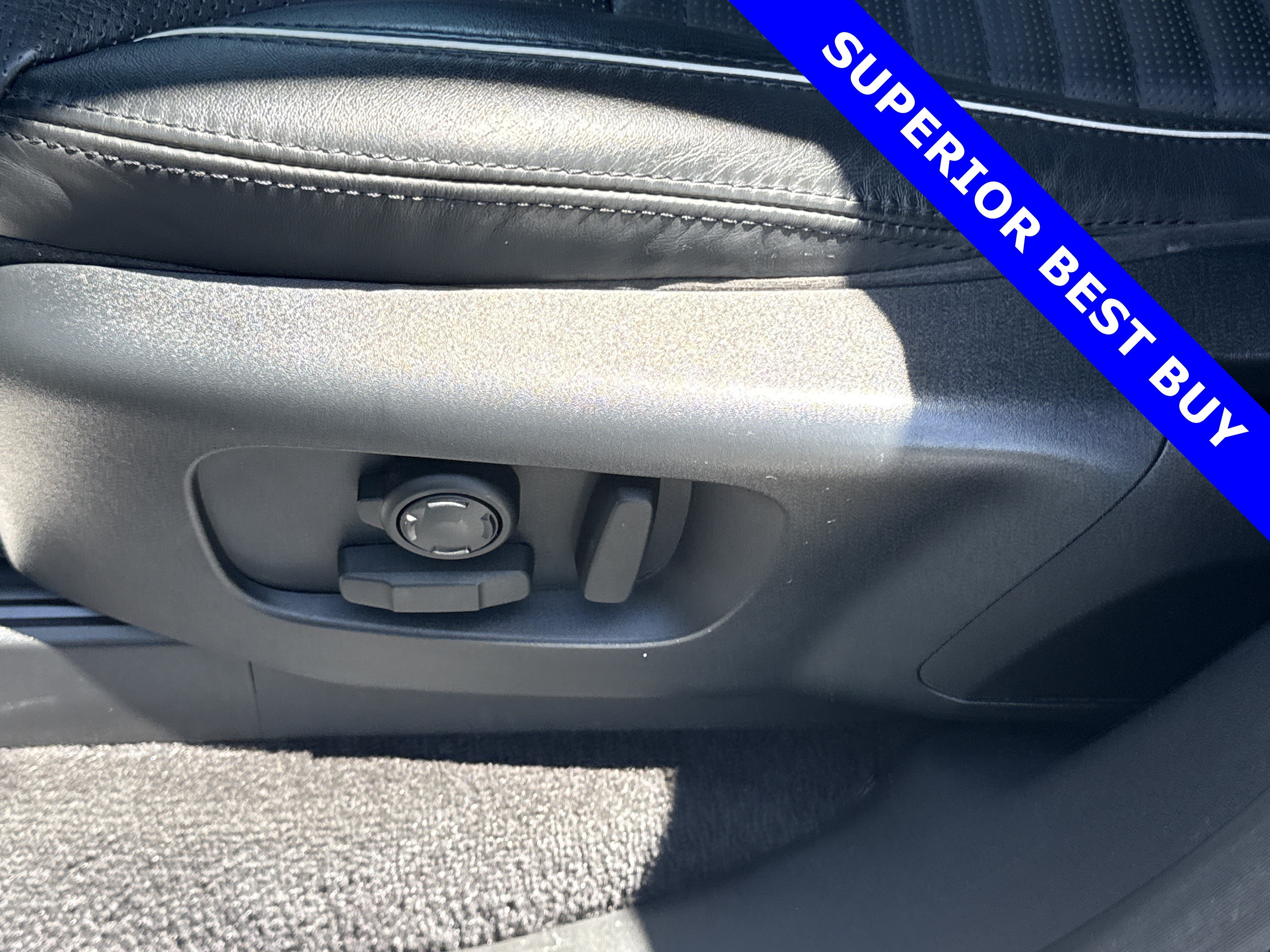 Used 2020 Indus Silver Metallic Land Rover HSE 4WD image 17