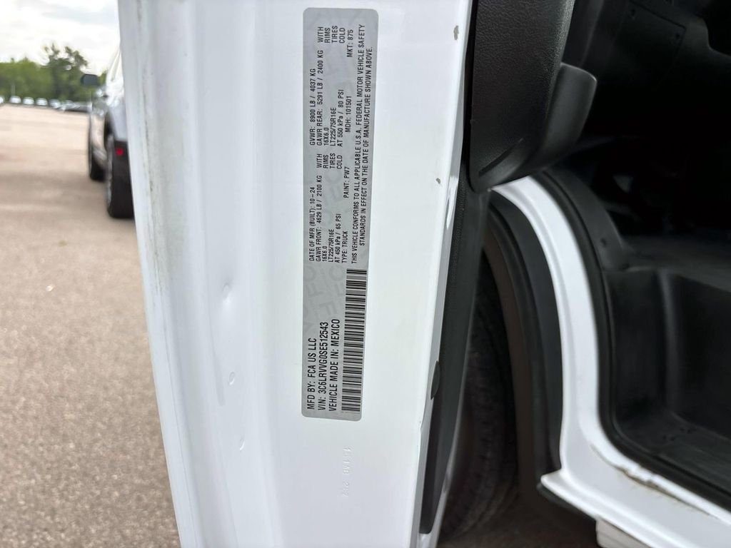 Used 2025 White Ram  image 27