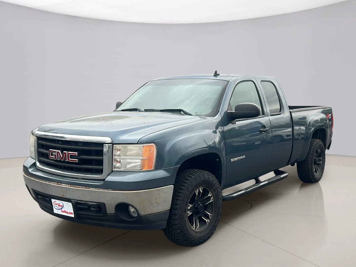 Used 2010 Grey Gmc SLE image 2