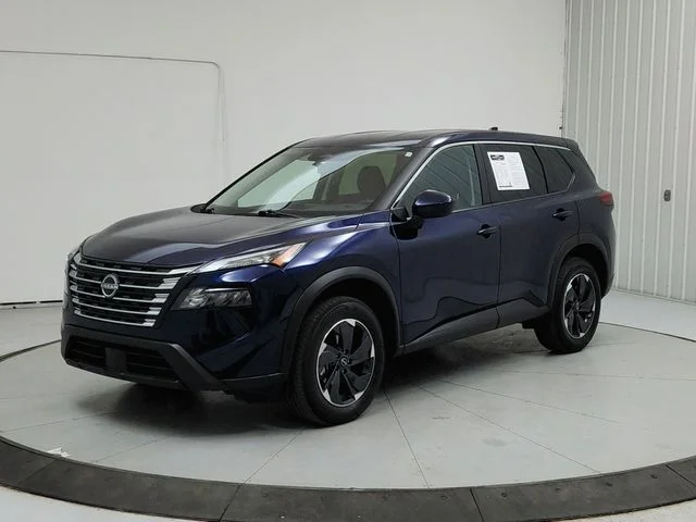Used 2025 Blue Nissan SV image 3