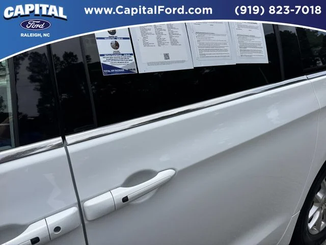 Used 2024 White Chrysler Touring L image 17