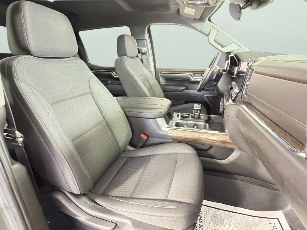 Used 2023 STERLING GRAY METALLIC Chevrolet RST image 35