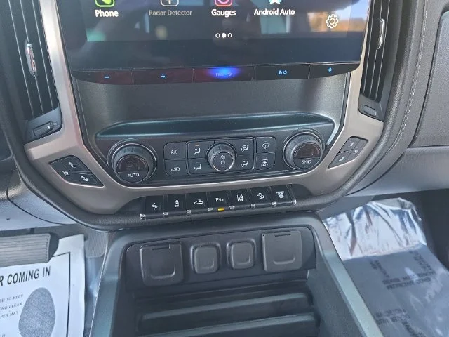 Used 2019 White GMC Denali image 24