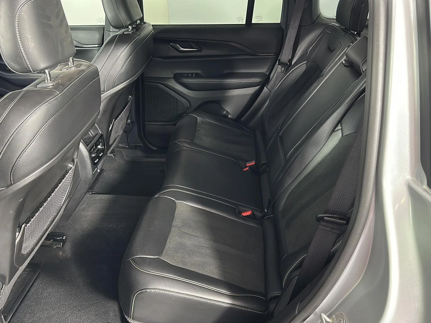 Used 2025 Silver Zynith Jeep Altitude X image 17