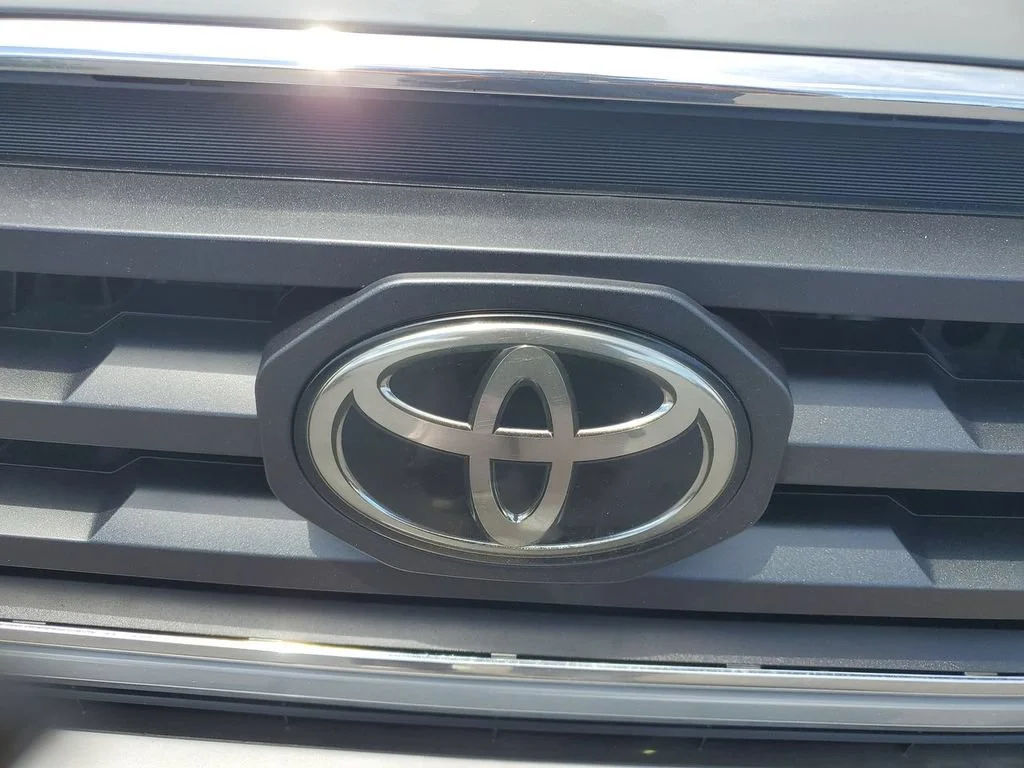 Used 2020 Gray Toyota SR5 image 29