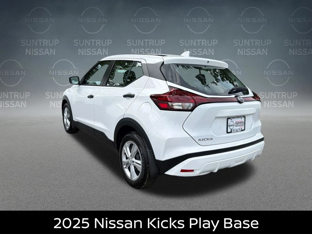 2025 Nissan KICKS PLAY Base - Photo 3